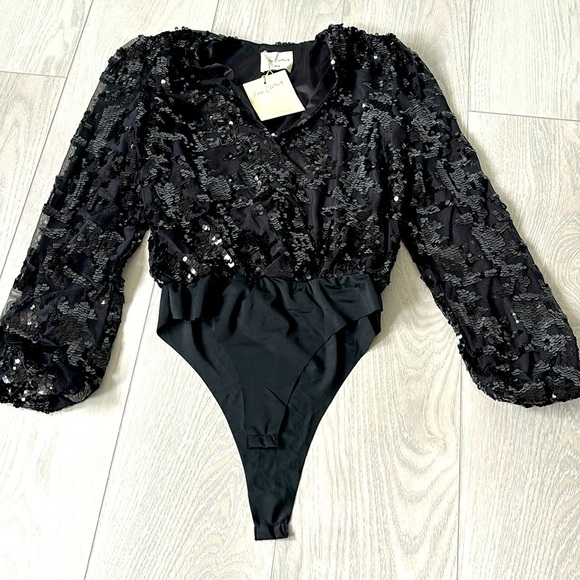 easy clothes Tops - NWT Black sequin bodysuit size S/M